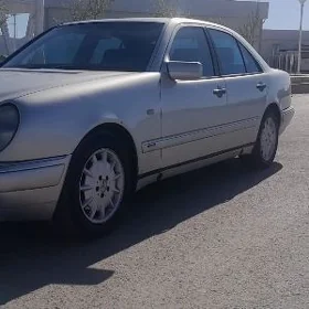 Mercedes-Benz E320 1998