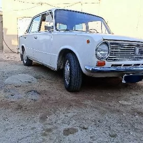 Lada 2103 1982