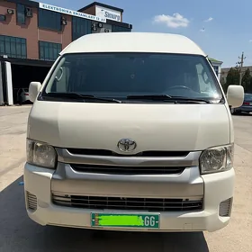 Toyota Hiace 2015