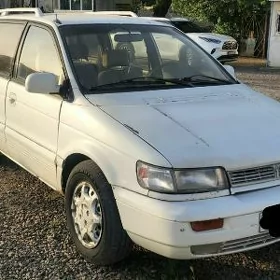 Mitsubishi Chariot 1994