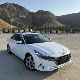 Hyundai Elantra 2022