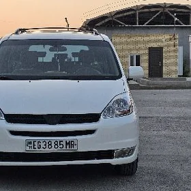 Toyota Sienna 2005