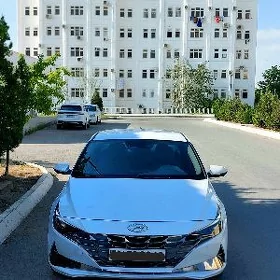 Hyundai Elantra 2021