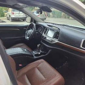 Toyota Highlander 2018