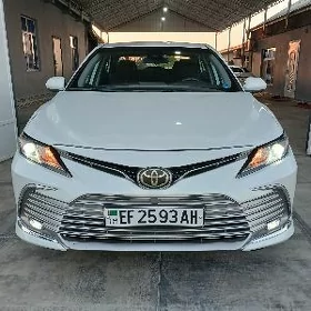 Toyota Camry 2021