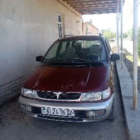 Mitsubishi Chariot 1995