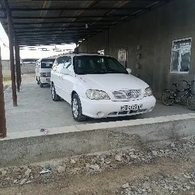 Kia Sedona 2004