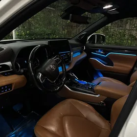 Toyota Highlander 2021