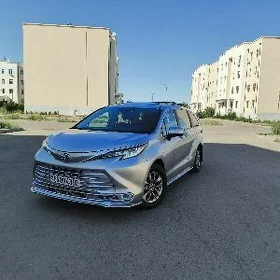Toyota Sienna 2022
