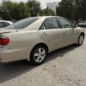 Toyota Camry 2004