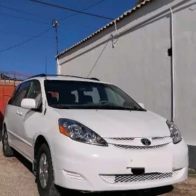 Toyota Sienna 2008