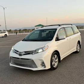 Toyota Sienna 2020