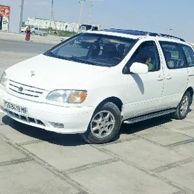 Toyota Sienna 1999