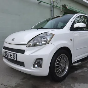 Daihatsu Sirion 2005