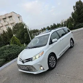 Toyota Sienna 2020