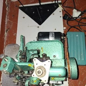 Awerlok tikin maşyn