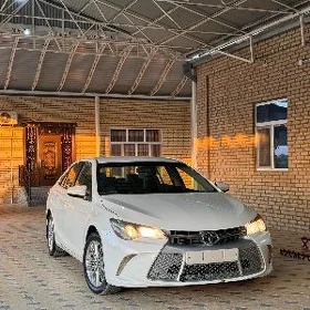 Toyota Camry 2017