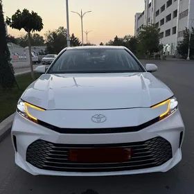 Toyota Camry 2024