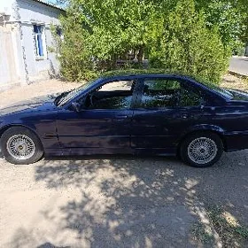 BMW 320 1992