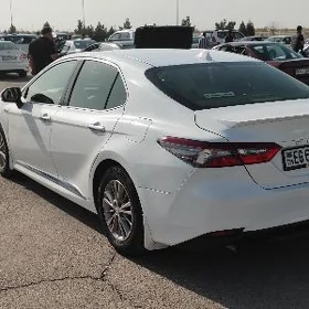Toyota Camry Hybrid 2022