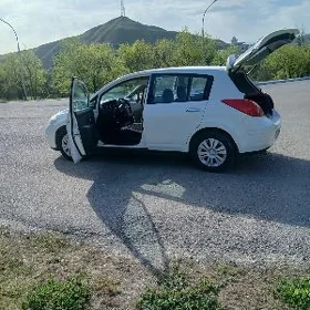 Nissan Versa 2012