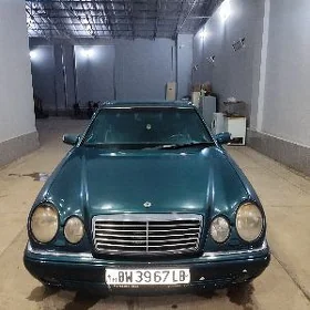 Mercedes-Benz E320 1999