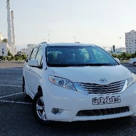 Toyota Sienna 2011