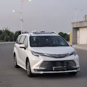 Toyota Sienna 2021