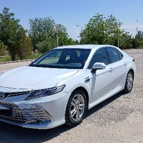 Toyota Camry Hybrid 2020