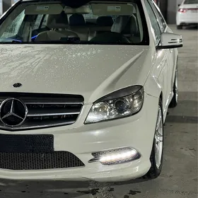 Mercedes-Benz C300 2010