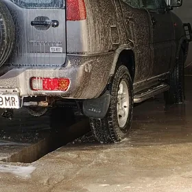Nissan Pathfinder 1998