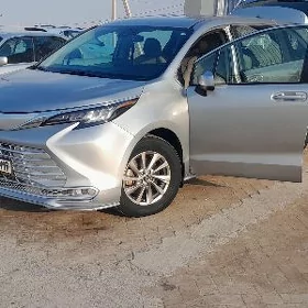 Toyota Sienna 2022