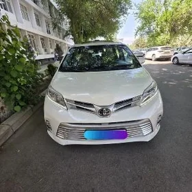 Toyota Sienna 2016