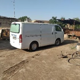 Toyota Hiace 2005