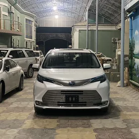 Toyota Sienna 2024
