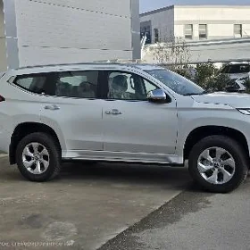 Mitsubishi Montero Sport 2025