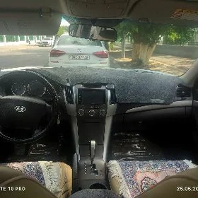 Hyundai Sonata 2010