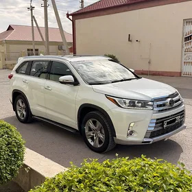 Toyota Highlander 2018