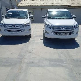 Toyota Innova 2021