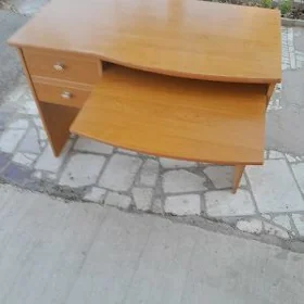 Iş stoly
