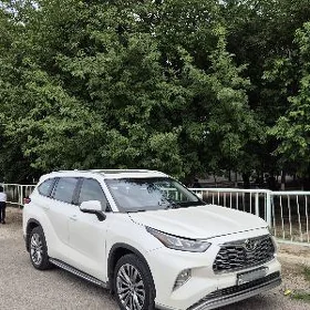 Toyota Highlander 2021