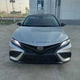 Toyota Camry 2024