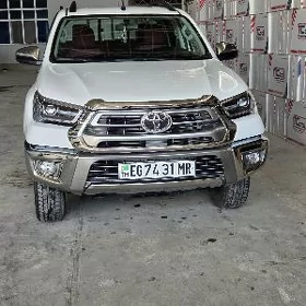 Toyota Hilux 2025