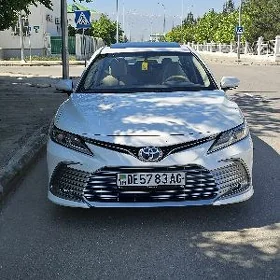 Toyota Camry 2024