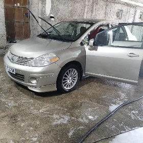 Nissan Versa 2009