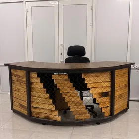 Стол ручной работы