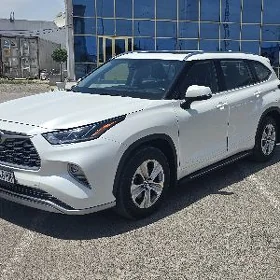 Toyota Highlander 2021