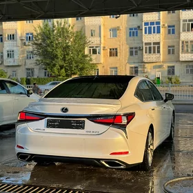 Lexus ES 350 2020