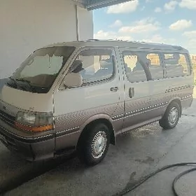 Toyota Hiace 1990