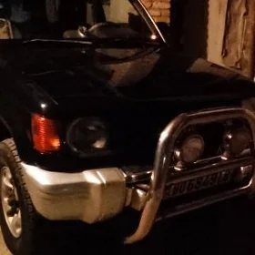 Mitsubishi Montero 1995
